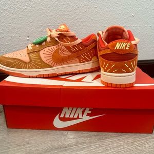 Nike Winter Solstice: Nib Woman’s Low Dunks - image 1